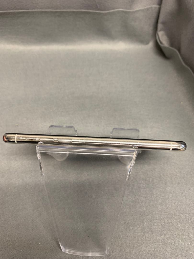 中古　国内版　SIMフリー　iPhone 11pro 256GB シルバー色