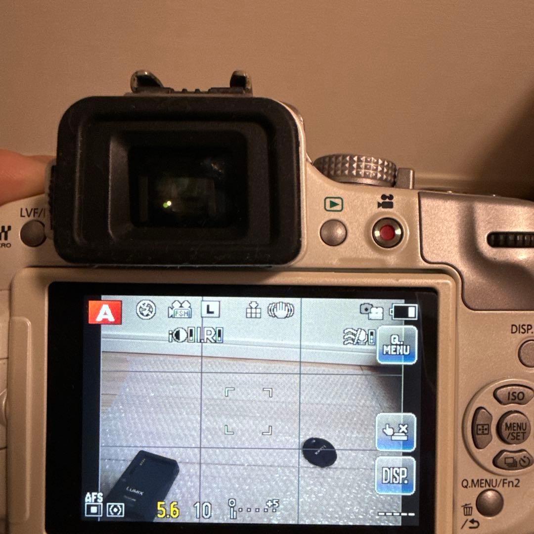 カメラ　Panasonic LUMIX DMC-G3