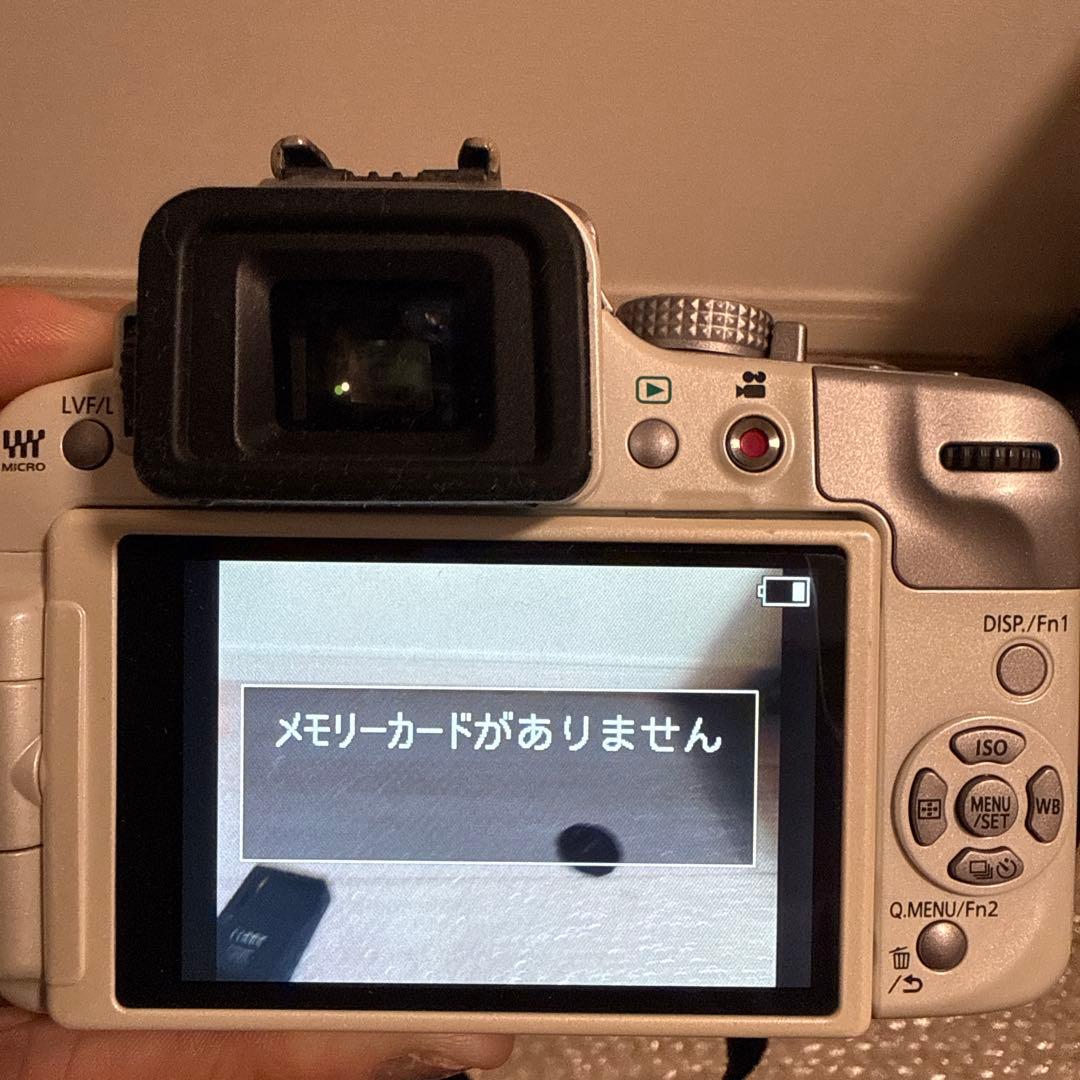 カメラ　Panasonic LUMIX DMC-G3