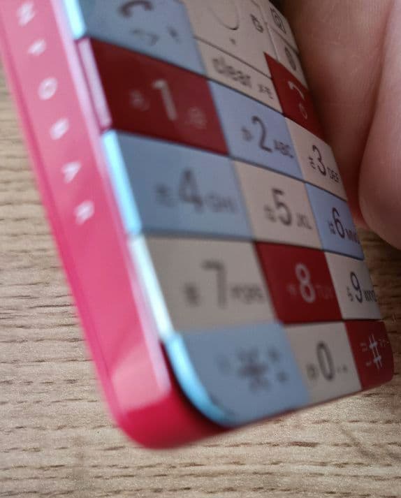 INFOBAR XV SIMフリー 本体 錦鯉