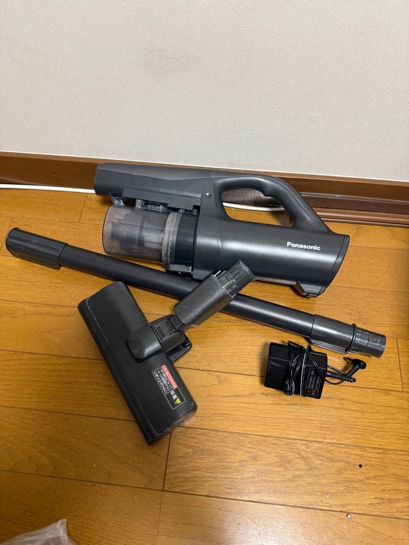 Panasonicスティッククリーナー本体 ブラックMC-SB32j年製2022