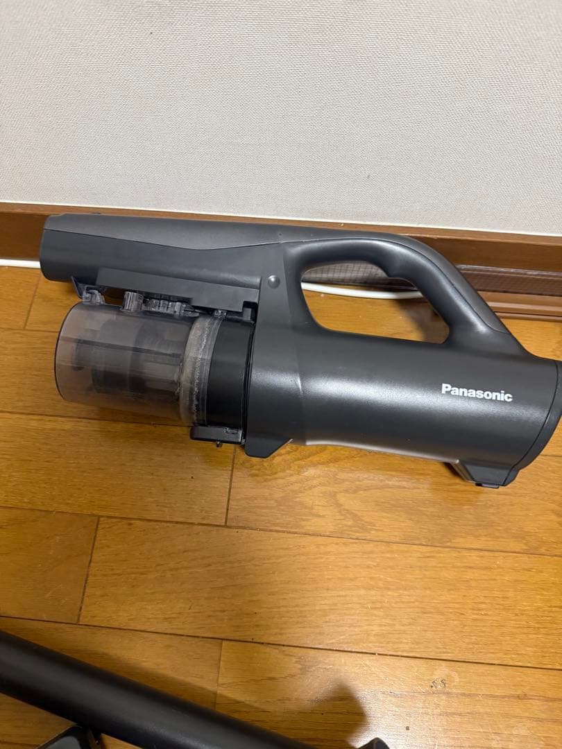 Panasonicスティッククリーナー本体 ブラックMC-SB32j年製2022