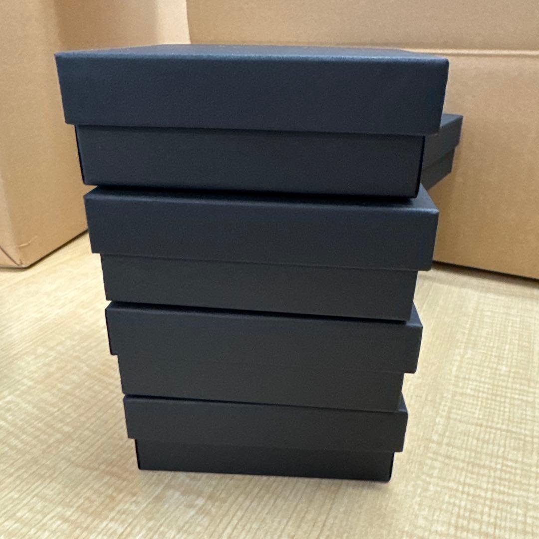 黒のギフトボックス　貼り箱