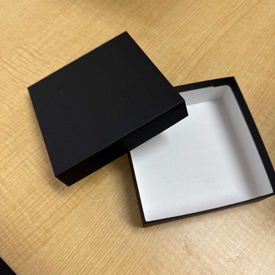 黒のギフトボックス　貼り箱