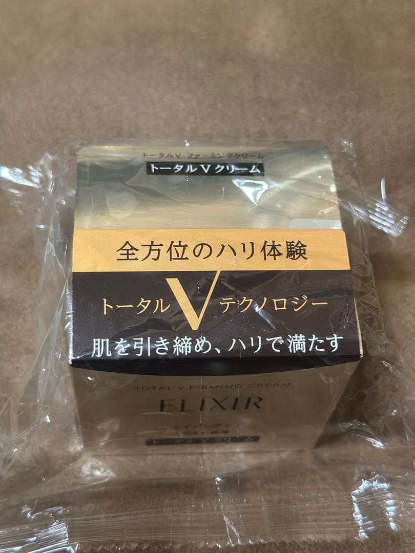 エリクシール　トータルVファーミングクリーム　50g