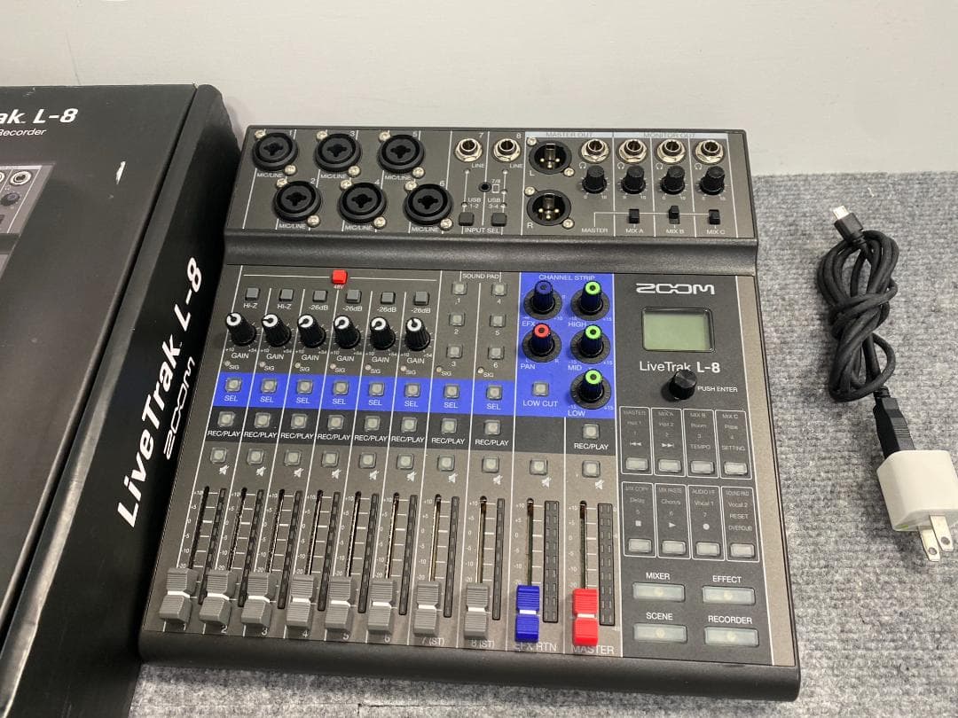 ZOOM L-8 live trak PA ミキサー