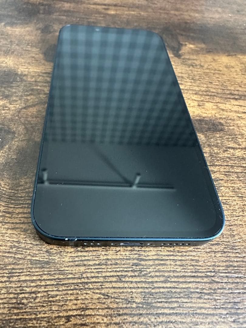 Apple iPhone 13 ブラック 本体　SIMフリー