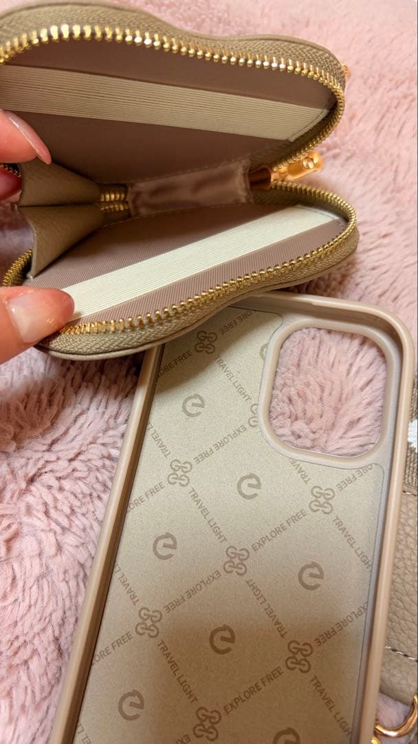 CUSTYPE★iPhone17★グレージュ★ハートポーチ★ハートショルダー