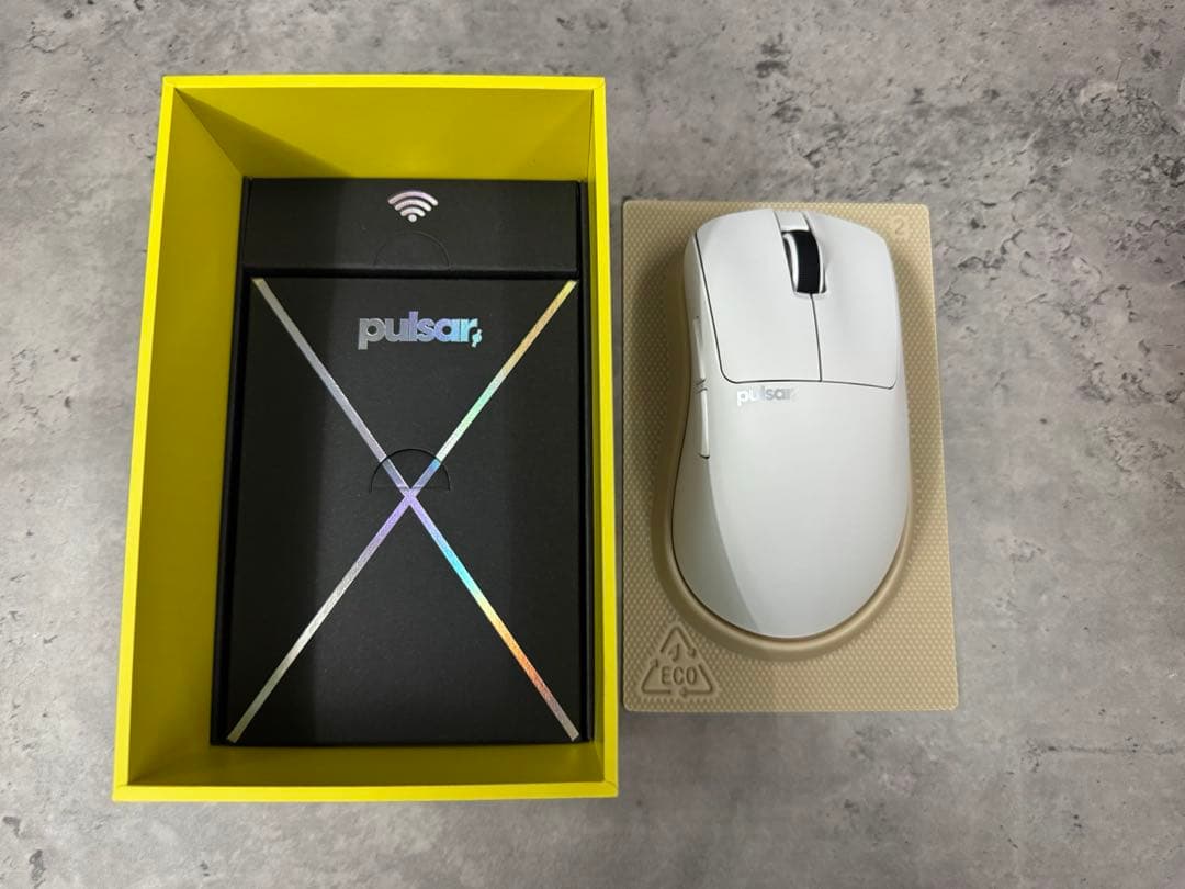 pulsar XLITE ホワイト Mサイズ