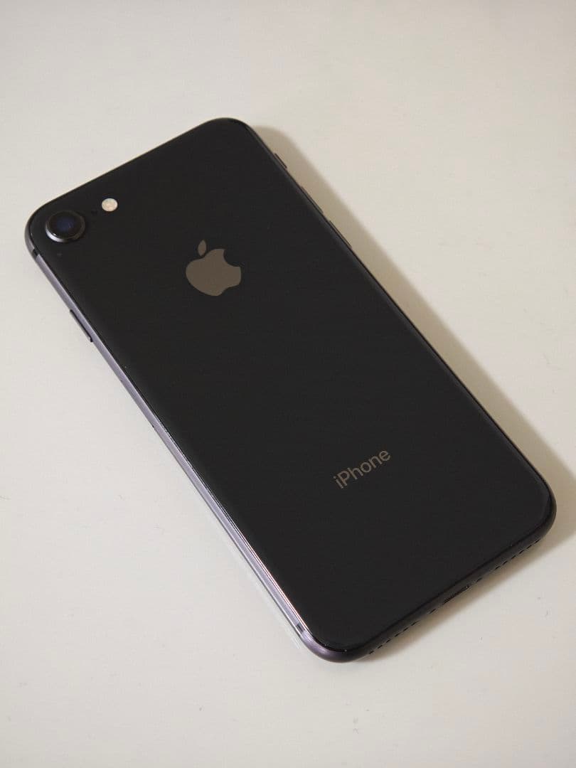 iPhone 8 64GB spacegray バッテリー100% SIMフリー