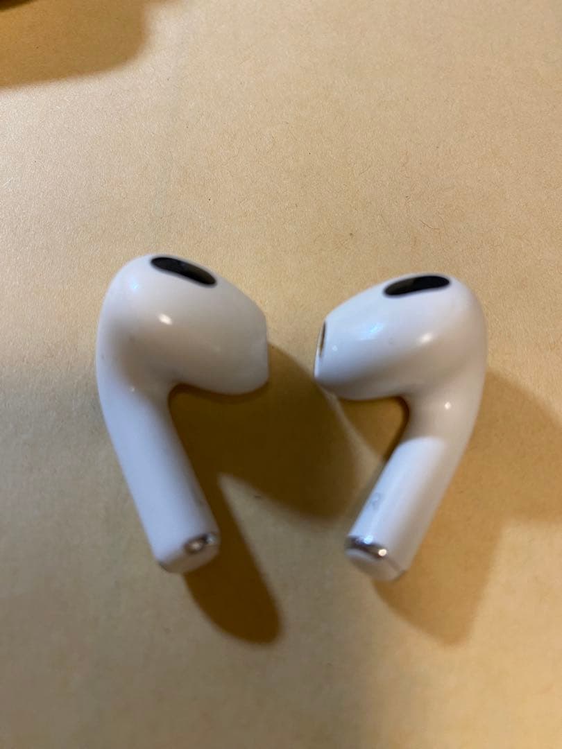 AirPods 第2世代Appl純正ワイヤレスイヤホン ケース付き 動作確認済み