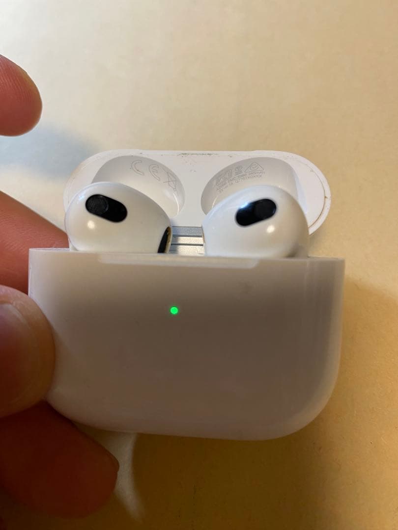 AirPods 第2世代Appl純正ワイヤレスイヤホン ケース付き 動作確認済み