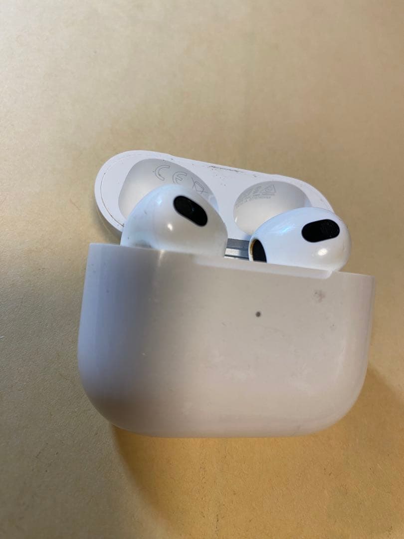 AirPods 第2世代Appl純正ワイヤレスイヤホン ケース付き 動作確認済み