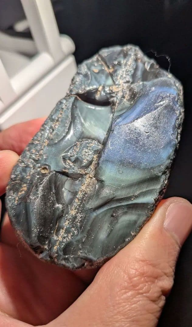 原石販売　十勝石玲瓏　特級品　レインボーオブシディアン