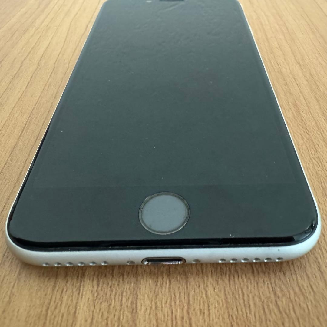 【バッテリー79%】Apple iPhone SE (第2世代) ホワイト