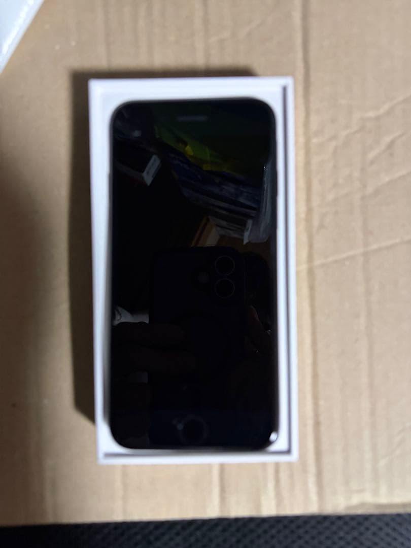 iPhoneSE第三世代64GB