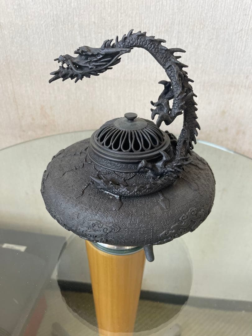 高岡銅器の金工師、米田秀保による「蝋型鋳銅 立龍提手 香炉