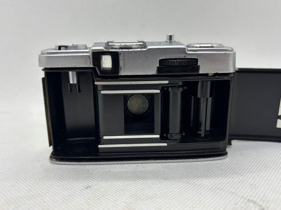 Olympus pen EE-2 D.Zuiko f3.5 28mm 大人の紫