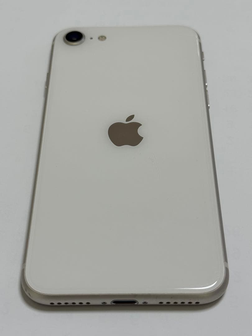 iPhoneSE3 第3世代 スターライト 本体 64GB