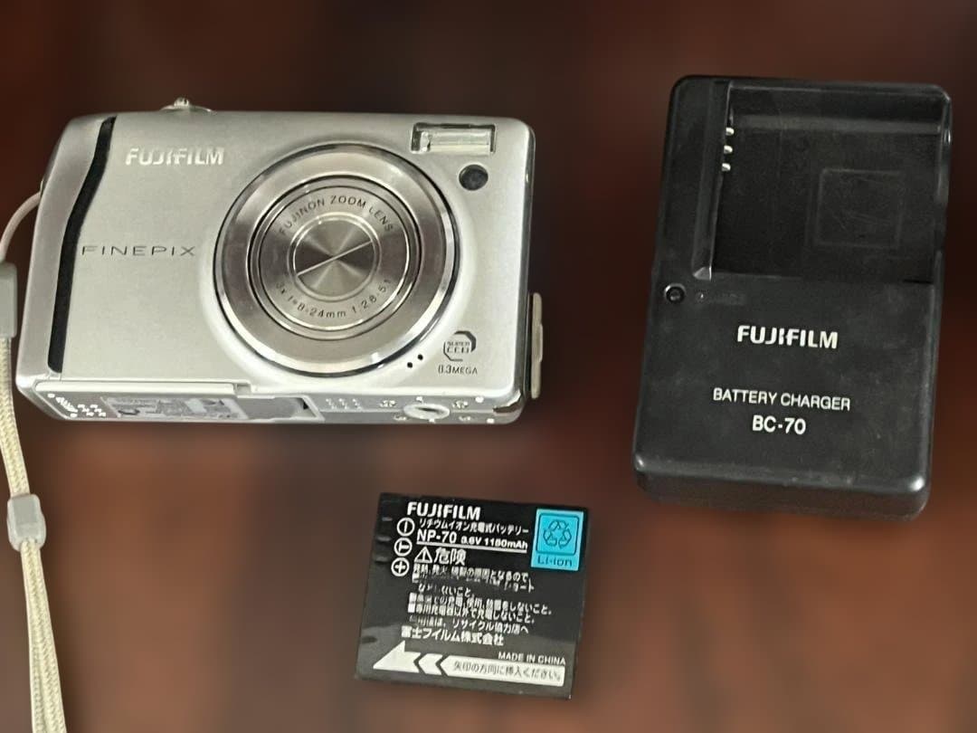 ◆FUJIFILM Finepix F40 デジタルカメラ ※訳有り動作品