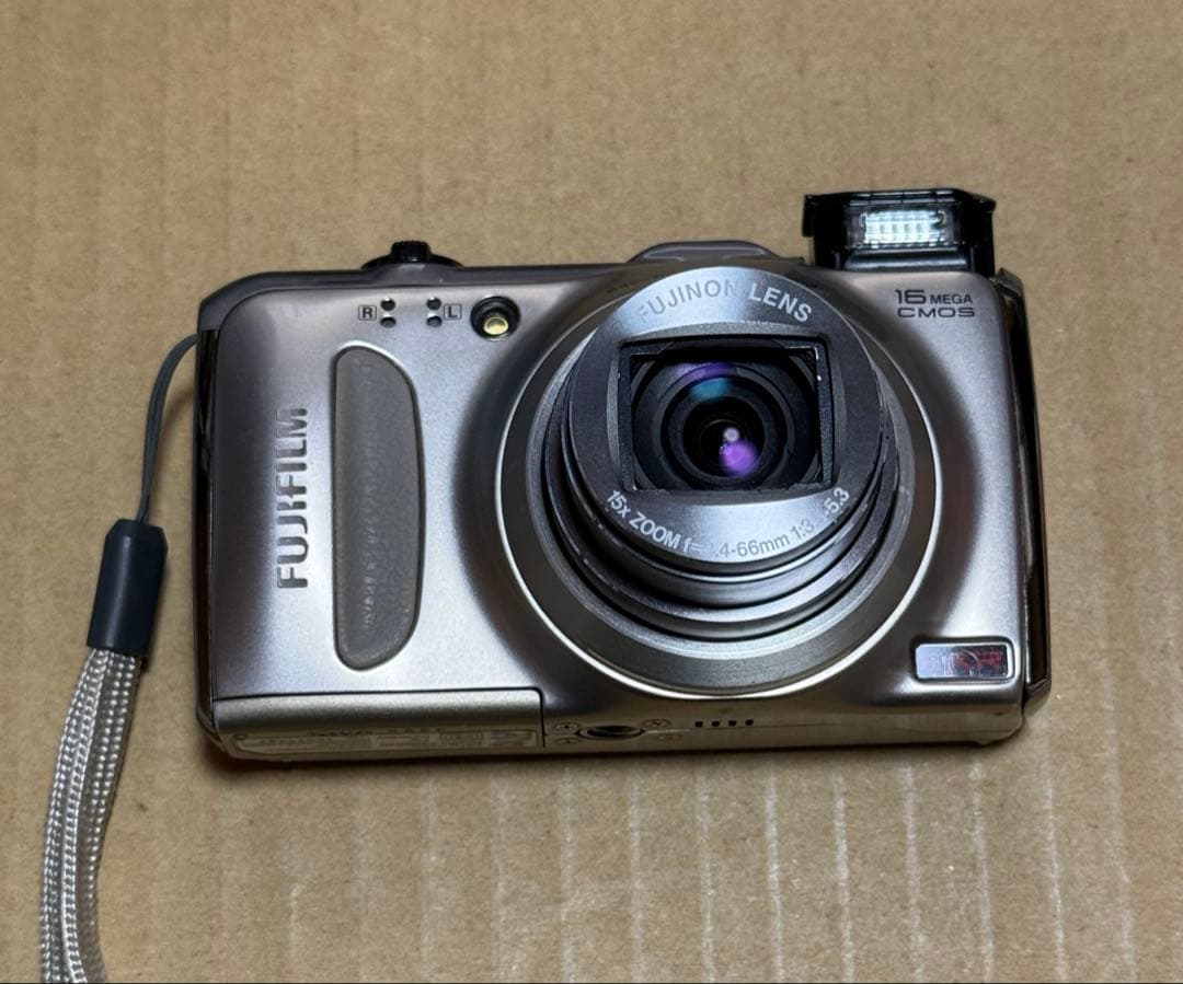 フジフィルム FUJIFILM ファインピクス F550EXR シルバー