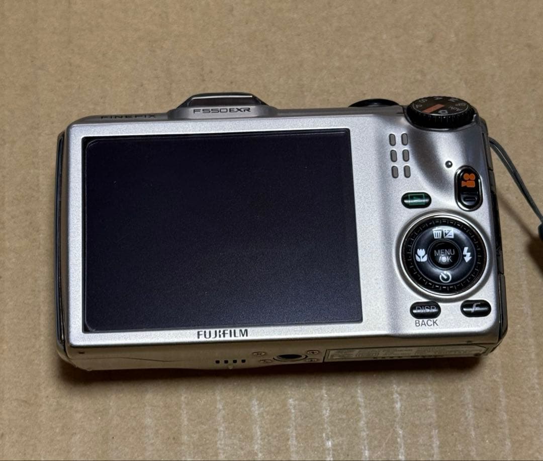 フジフィルム FUJIFILM ファインピクス F550EXR シルバー