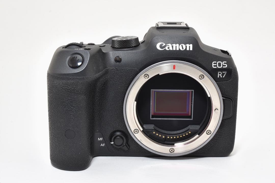 Canon EOS R7 ミラーレスカメラ 本体と付属品