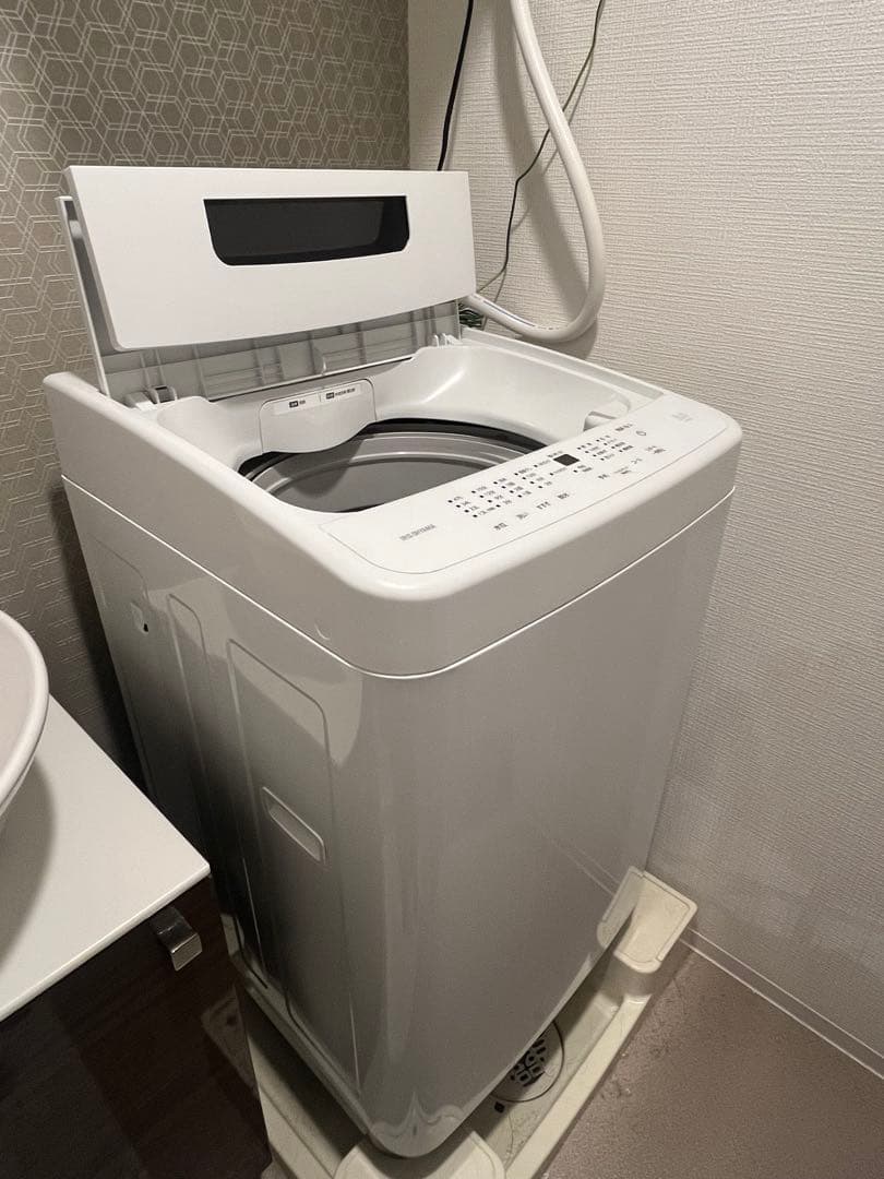 2025年製 ほぼ新品 アイリスオーヤマ 洗濯機　 ※引き取り　-大阪市-