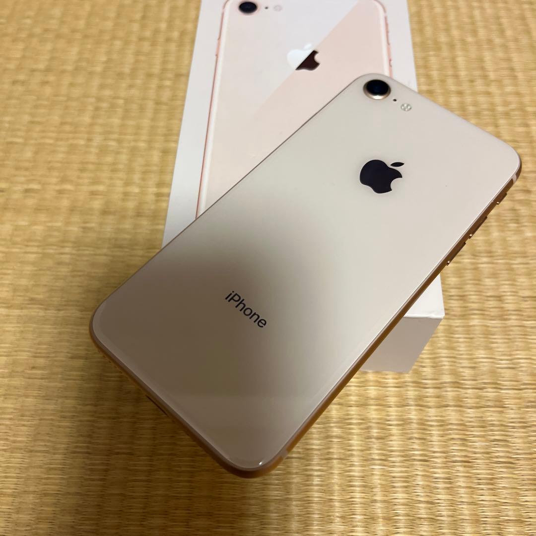 Apple iPhone 8 ゴールド　バッテリー８０%