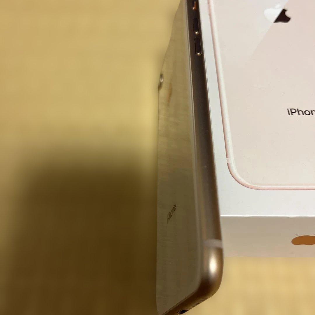 Apple iPhone 8 ゴールド　バッテリー８０%