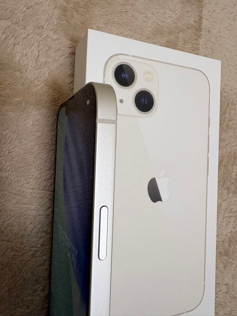 iPhone13 スターライト256GB