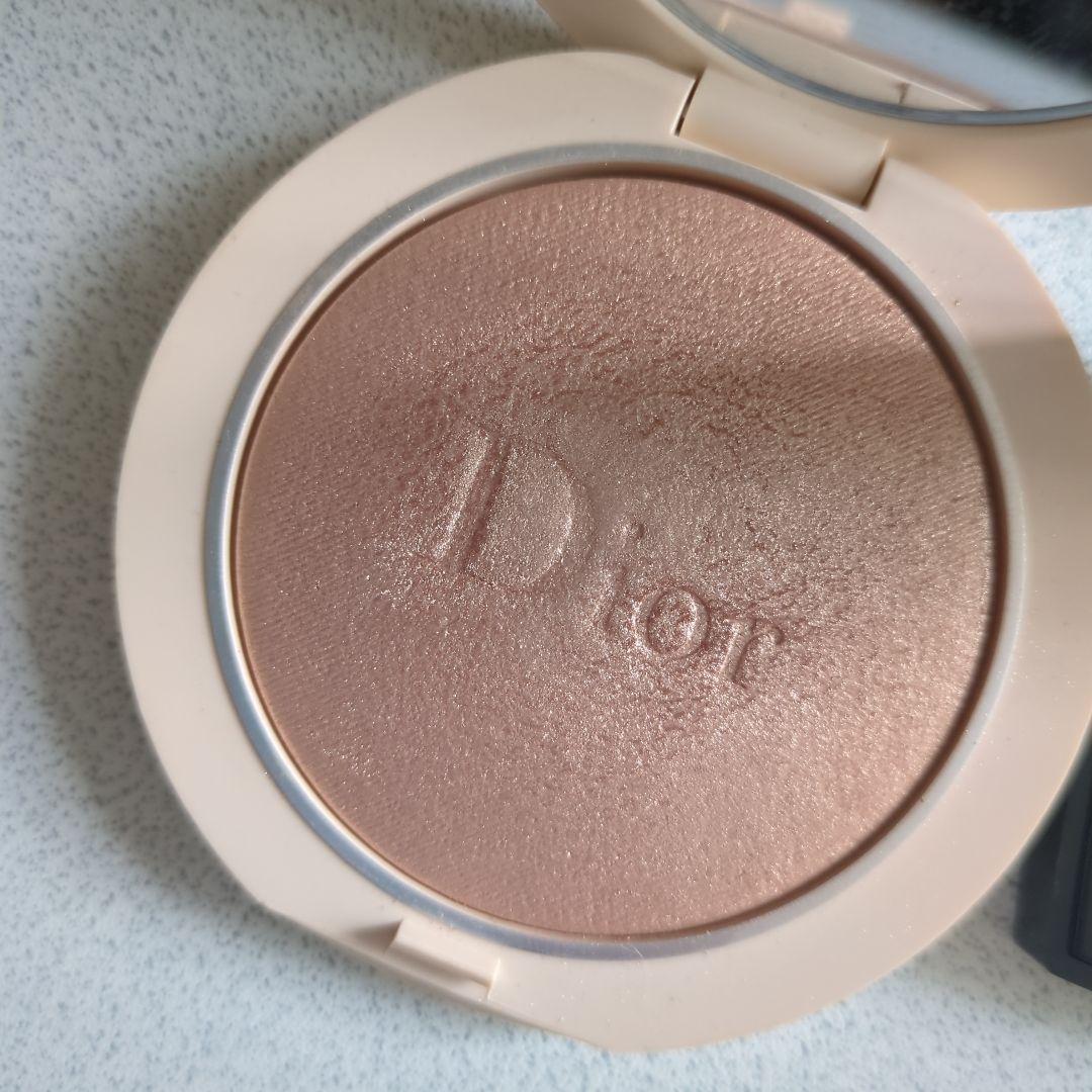 Diorフェイスパウダー　 CHANELアイシャドウ
