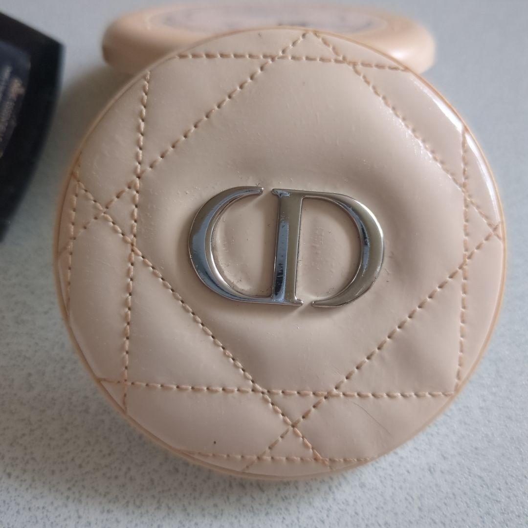 Diorフェイスパウダー　 CHANELアイシャドウ