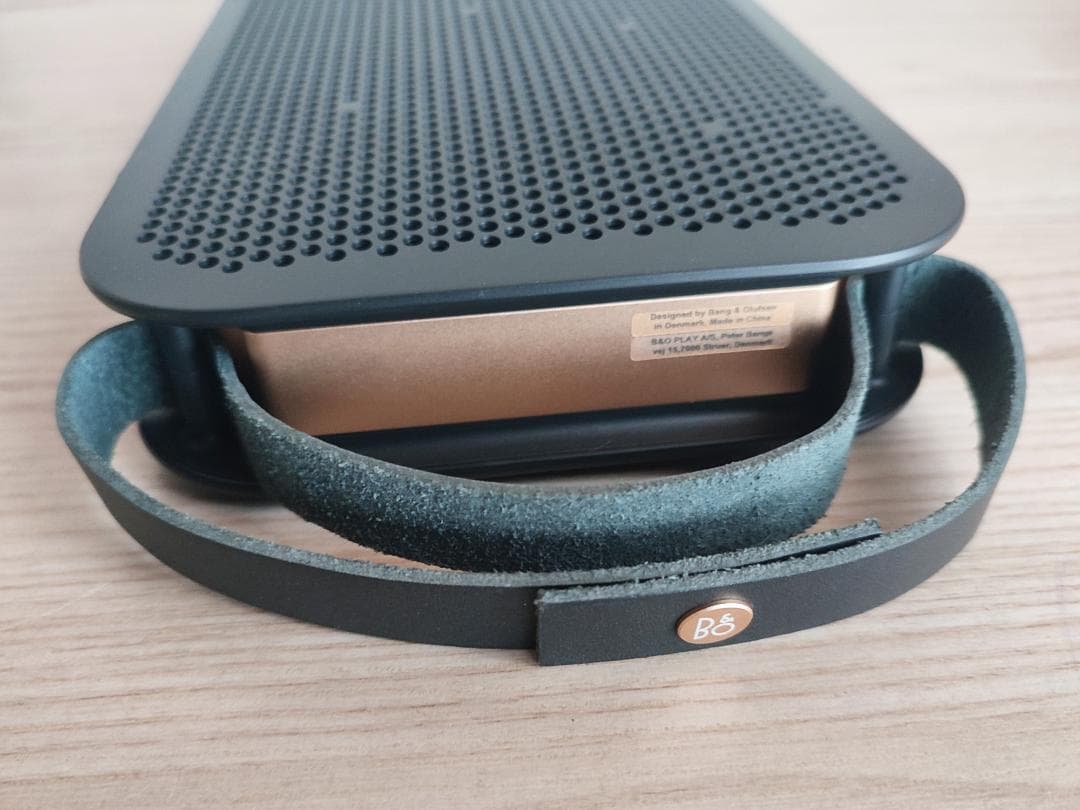 Bang & Olufsen スピーカー B&O Beoplay A2 黒 銅色