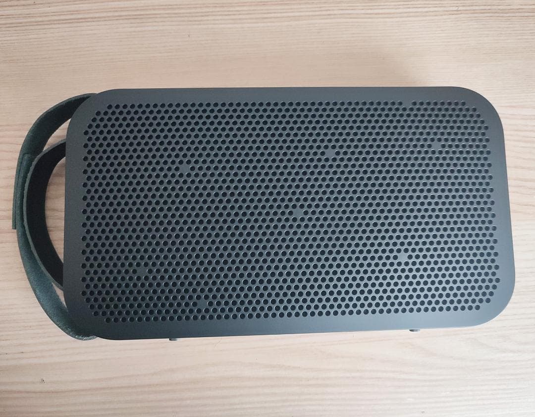 Bang & Olufsen スピーカー B&O Beoplay A2 黒 銅色