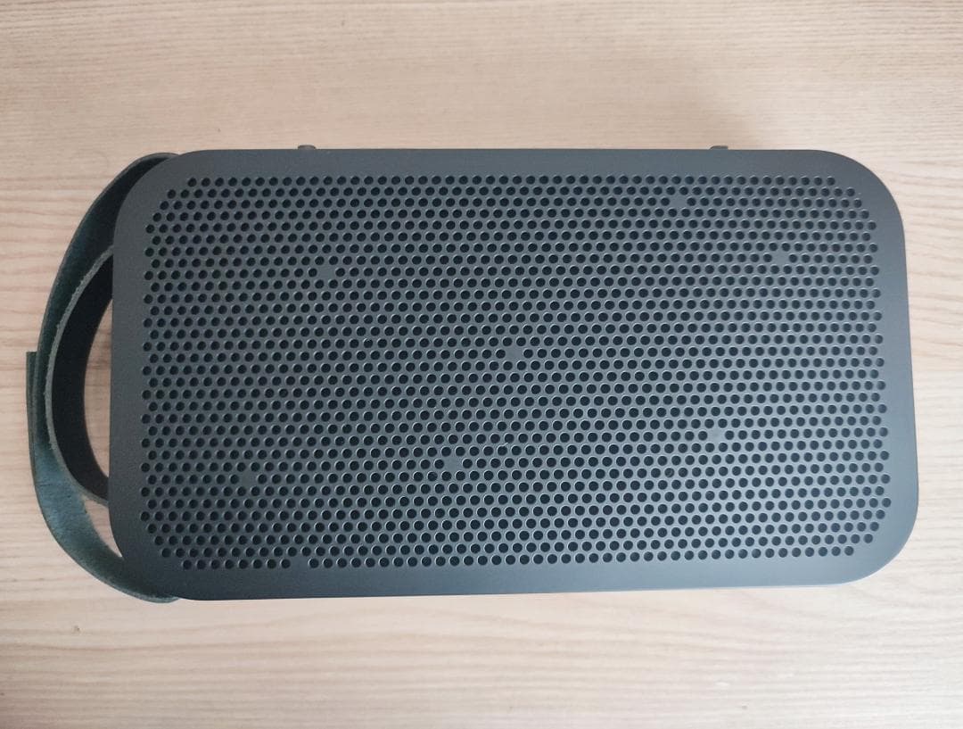 Bang & Olufsen スピーカー B&O Beoplay A2 黒 銅色