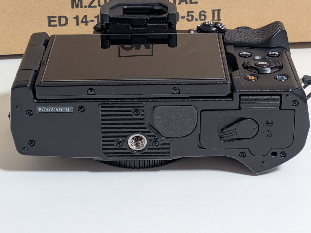 Shot数5000以下+おまけ付:OM SYSTEM OM-5 ボディ
