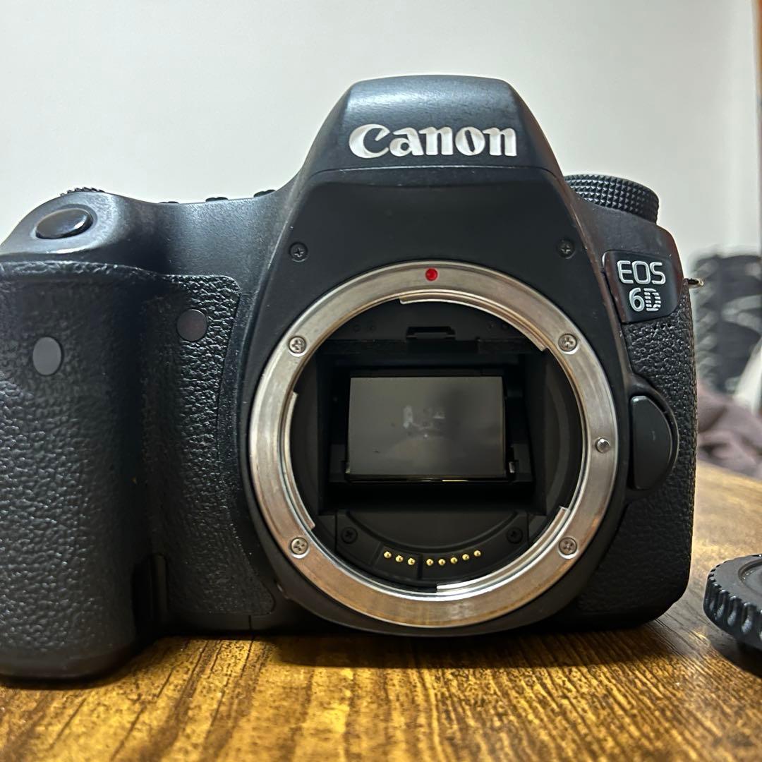 い*そ様 Canon EOS 6D デジタル一眼レフカメラ 本体　バッテリー3つ