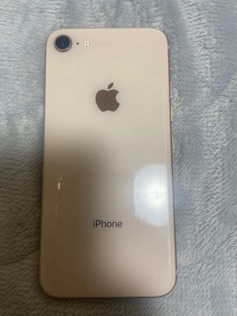 i*e様 iPhone8 64㎇