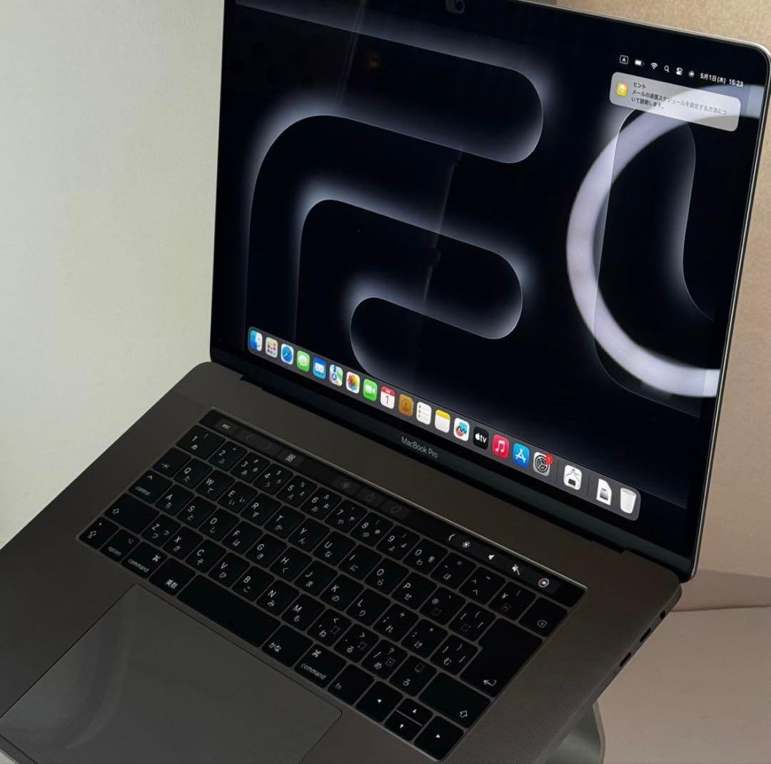 MacBook Pro 大画面 i7/16G/512G Radeonグラボ搭載