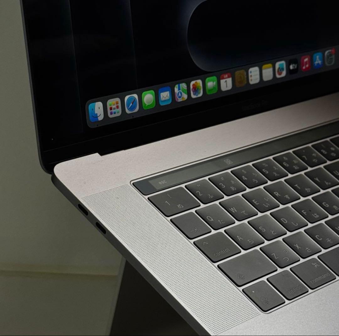 MacBook Pro 大画面 i7/16G/512G Radeonグラボ搭載