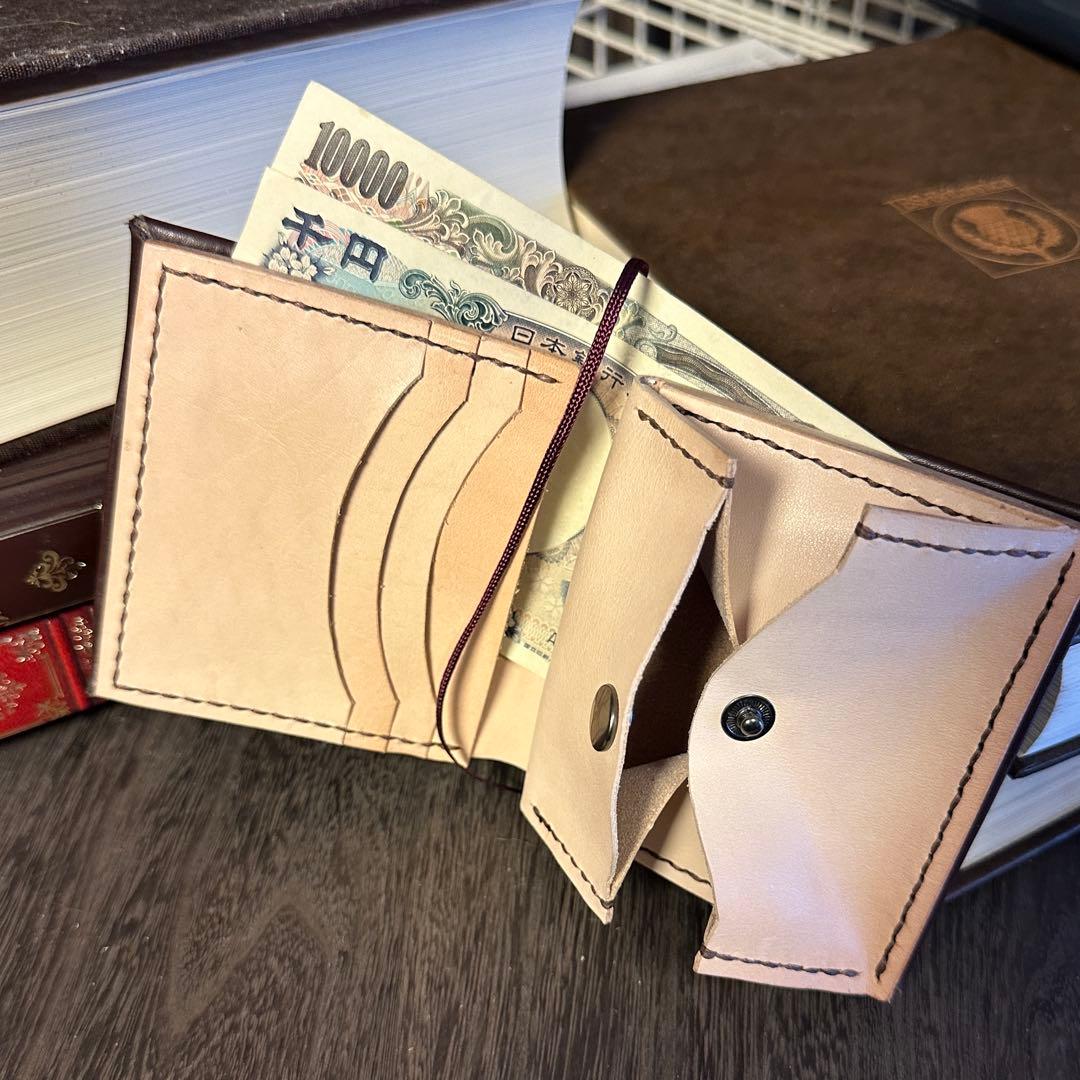 洋書型本革二つ折り財布