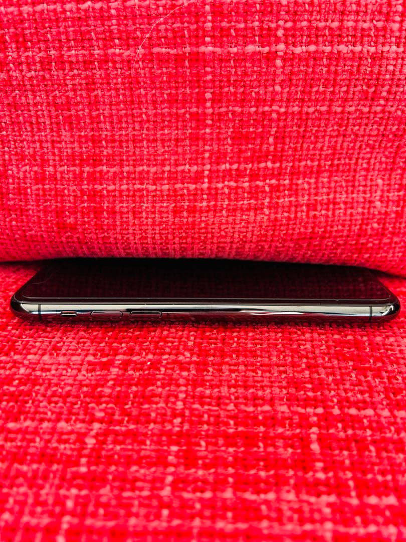 iPhone 11 Proスペースグレー 本体 Supremeケース付