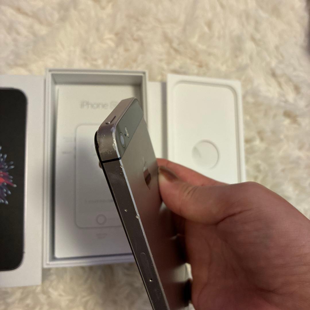 Apple iPhone SE 64GB 本体 箱