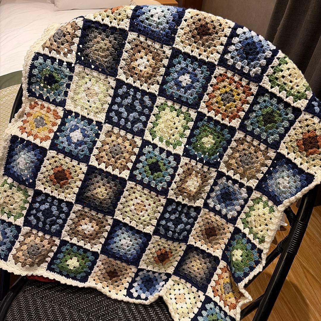 ハンドメイド　グラニースクエア編みブランケット　ウール　モチーフ