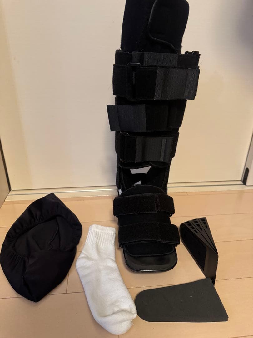 アキレス腱装具　Sサイズ 黒　カバー　靴下付き 右足