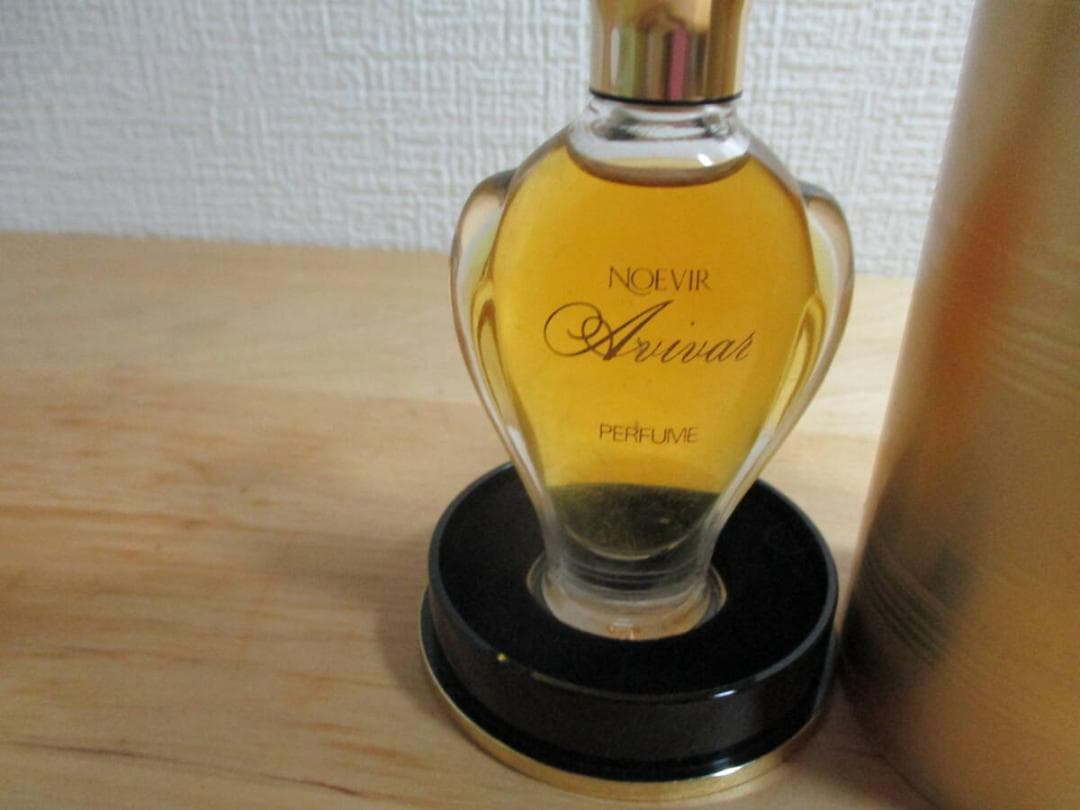 神レア　ノエビア　アヴィヴァ―ル　パヒューム　１５ｍｌ　未使用品