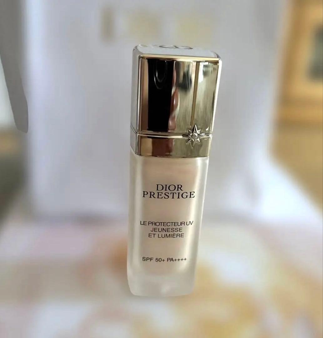 プレステージホワイト ルプロテクター UV ルミエールSPF50+/PA++++
