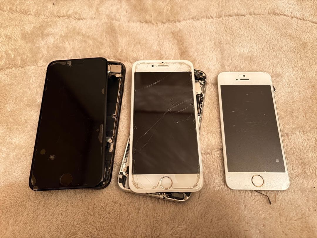 Y*】様 【オークション】 iPhone ガラケー まとめ売り 21台 + おま