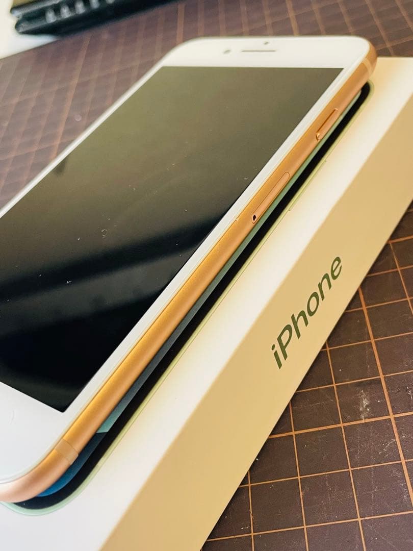 スマートフォン本体 iPhone 8 Gold 64GB